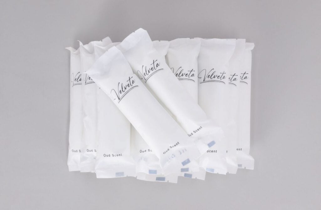Velveta rolled microfiber wet towels – 400 pcs – luxury bulk box for personal use