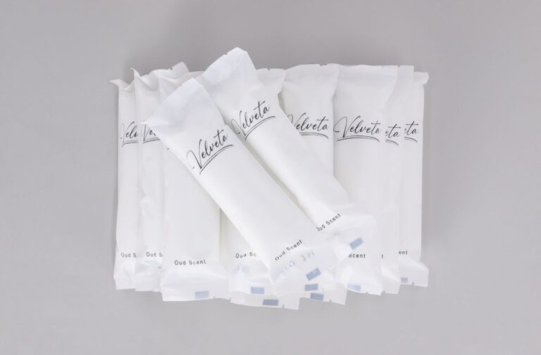 Velveta rolled microfiber wet towels – 400 pcs – luxury bulk box for personal use